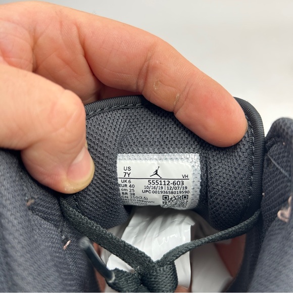 Nike Air Jordan 1 Retro Mid GS “Pink Quartz” 2023 - Picture 7 of 8